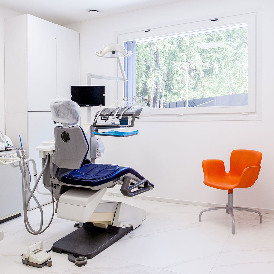 servizi 3- Dott. Giuseppe Marras: Studio Dentistico - Jesi - Via Polonia, 1 (AN)